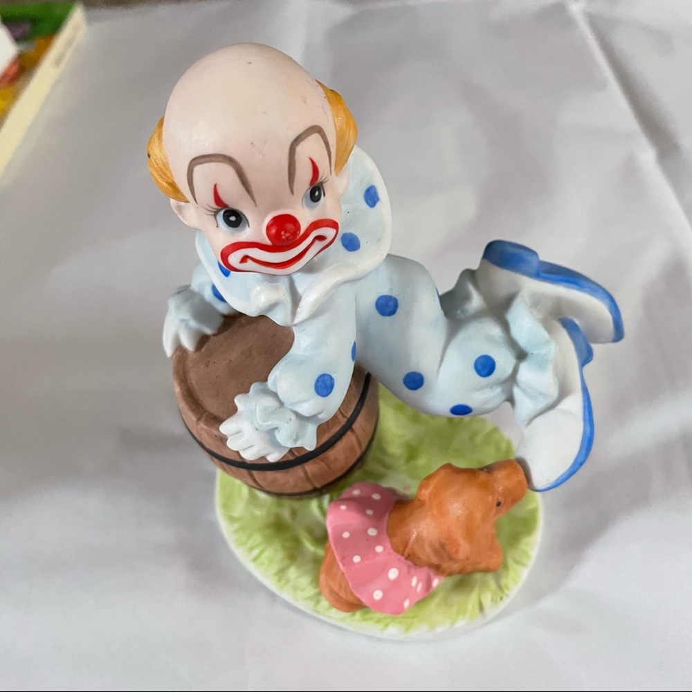 Vintage 1984 Lefton Clown with Dog & Barrel Circus, Porcelain/ Ceramic figurine